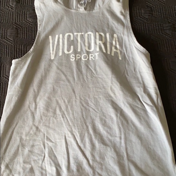 Victoria Sport gym cover up - Picture 2 of 4